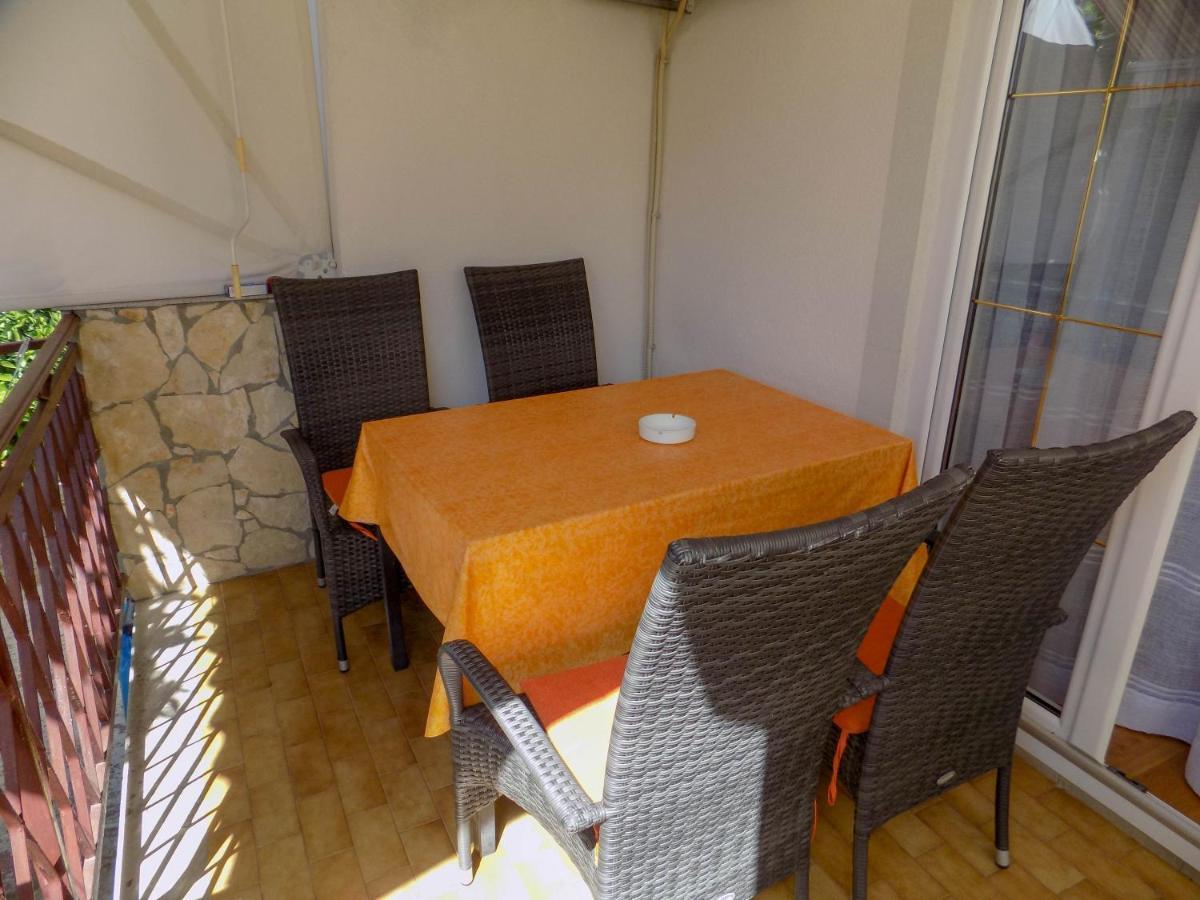 Oriella Apartmans And Room Novigrad Istria Exterior foto
