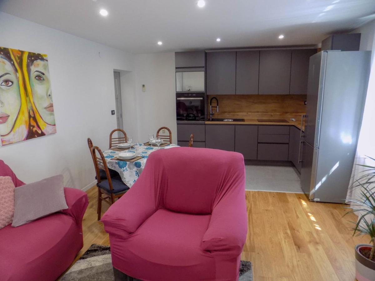 Oriella Apartmans And Room Novigrad Istria Exterior foto
