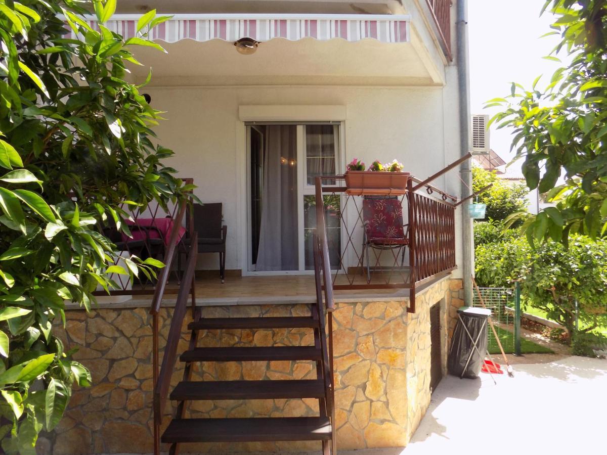 Oriella Apartmans And Room Novigrad Istria Exterior foto